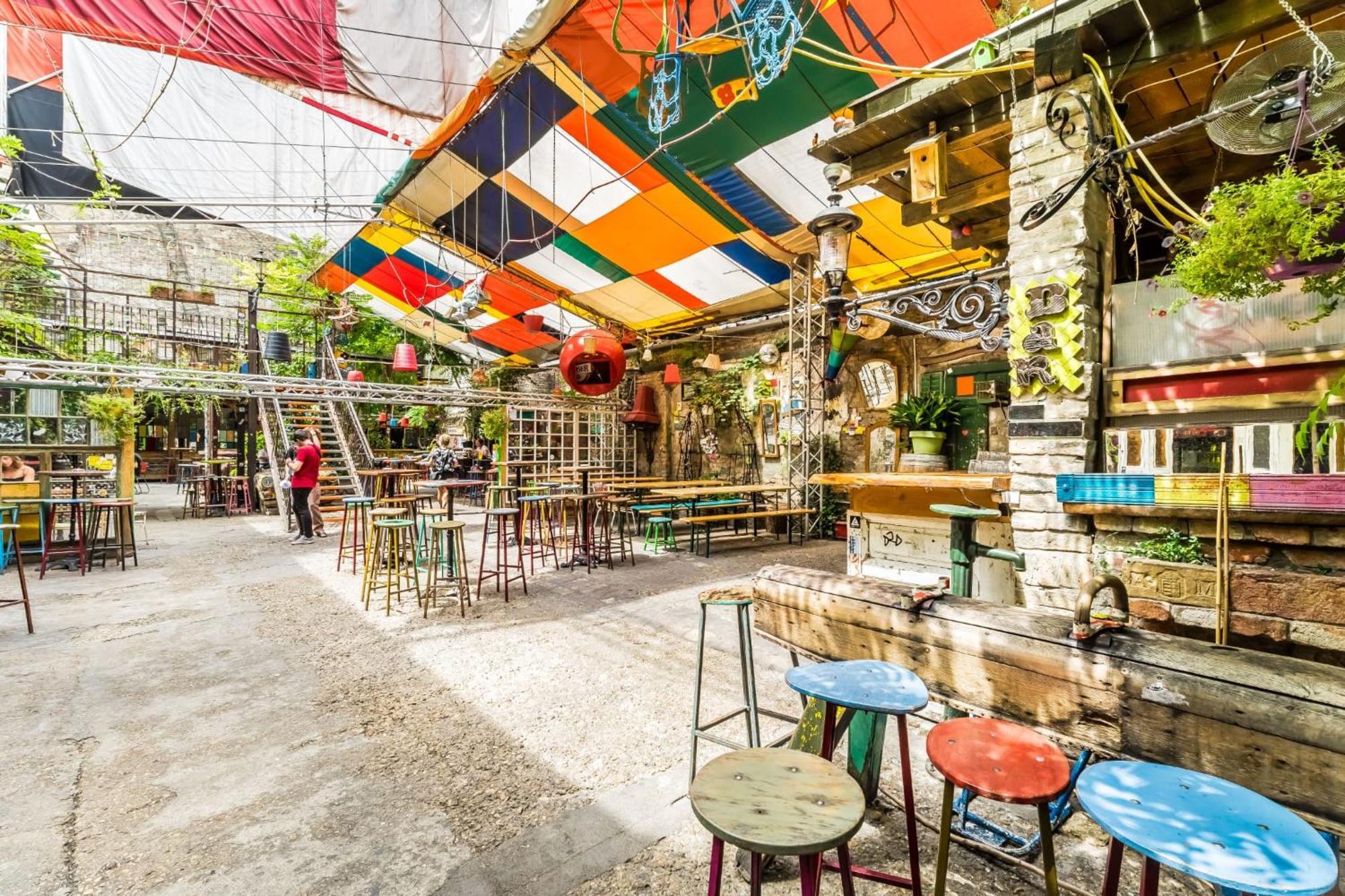 Casadeco Budapest Apt-Stunning New York Cafe View מראה חיצוני תמונה
