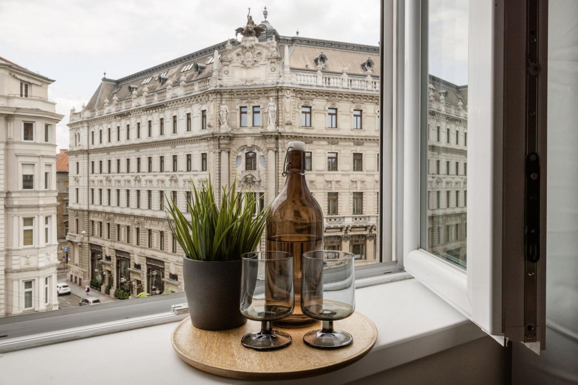 Casadeco Budapest Apt-Stunning New York Cafe View מראה חיצוני תמונה